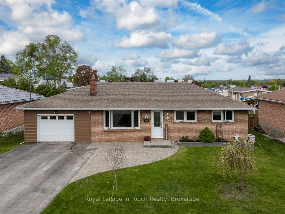 Photo 32 of 296 John Street, Midland — HOMEH