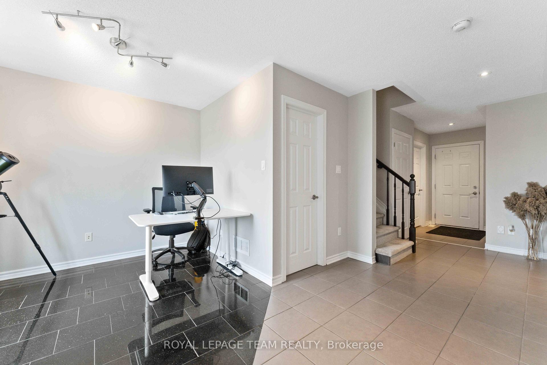 Photo 4 of 522 Silvertip Lane, Ottawa, Kanata - Kanata Lakes/Heritage Hills — HOMEH