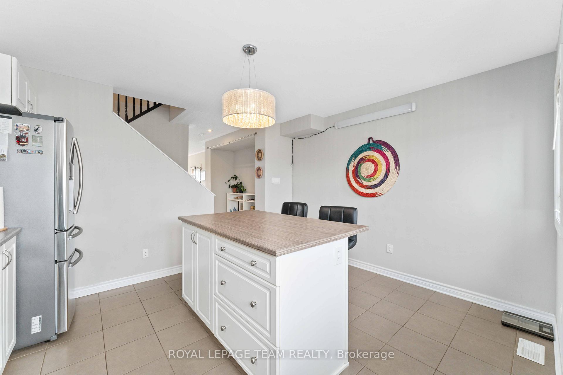 Photo 10 of 522 Silvertip Lane, Ottawa, Kanata - Kanata Lakes/Heritage Hills — HOMEH
