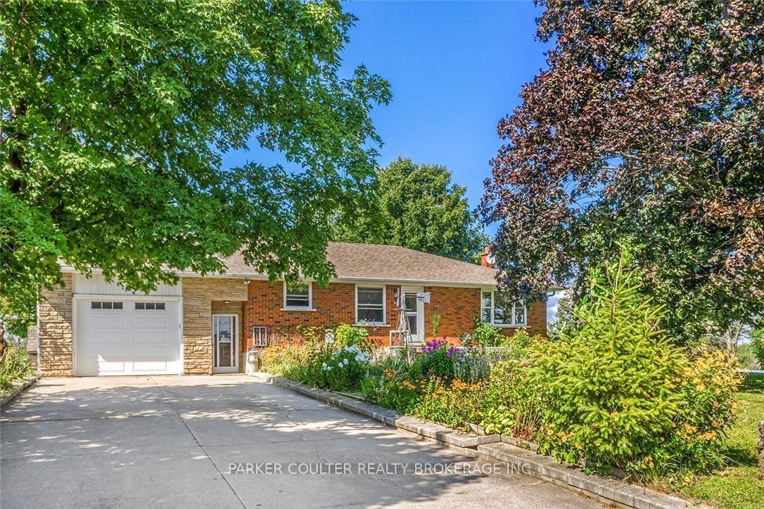 Photo 5 of 1736 Killarney Beach Road, Innisfil, Rural Innisfil — HOMEH