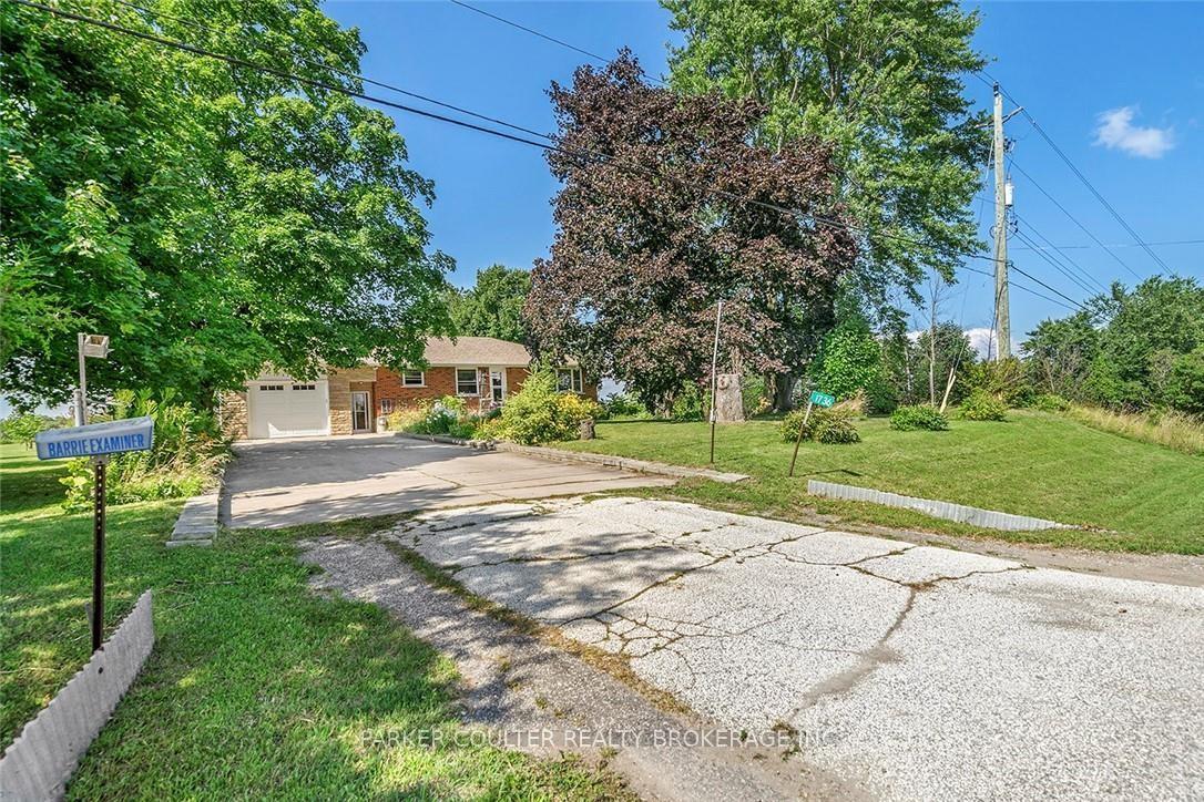 Photo 17 of 1736 Killarney Beach Road, Innisfil, Rural Innisfil — HOMEH