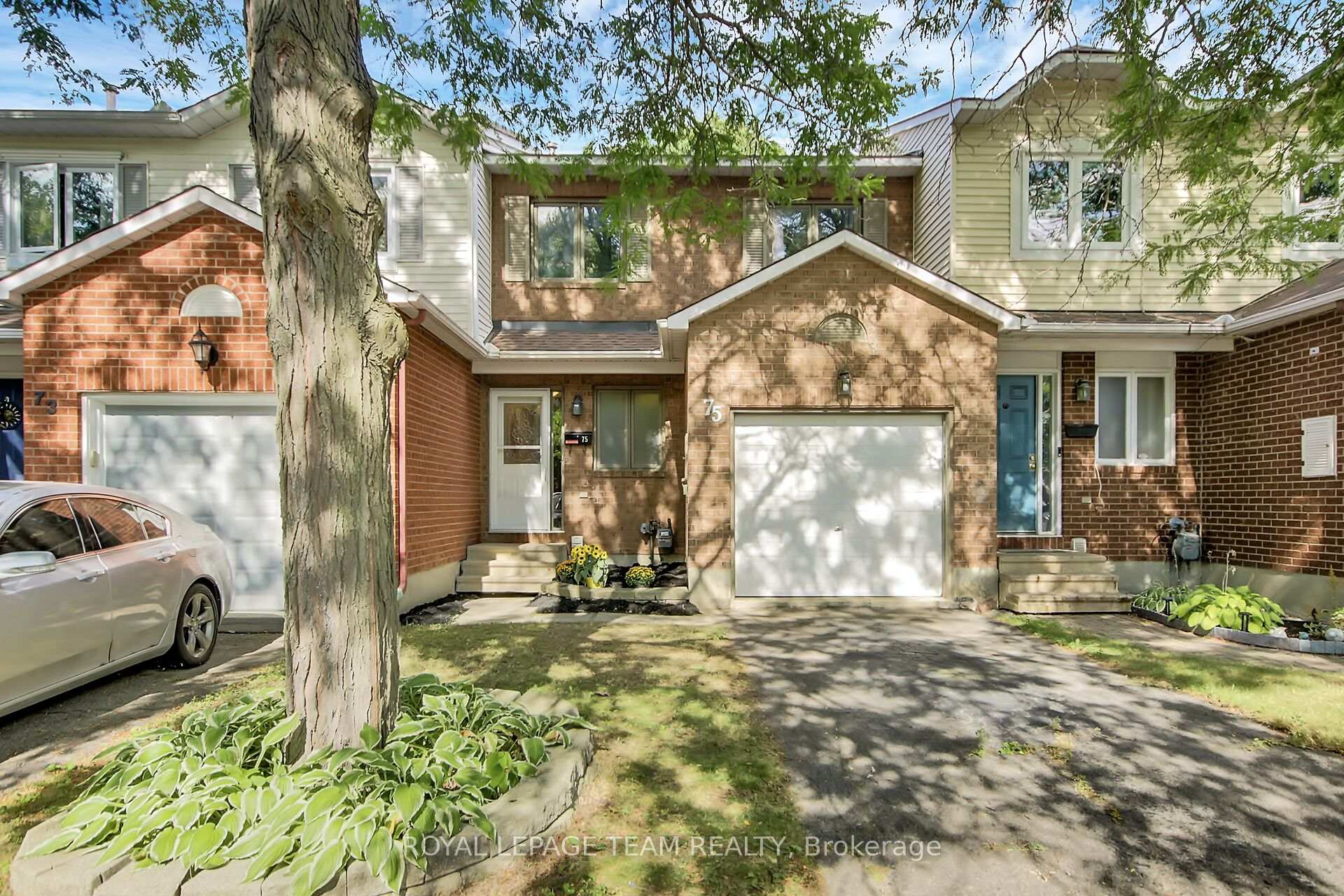 Front of 75 Inverary Drive