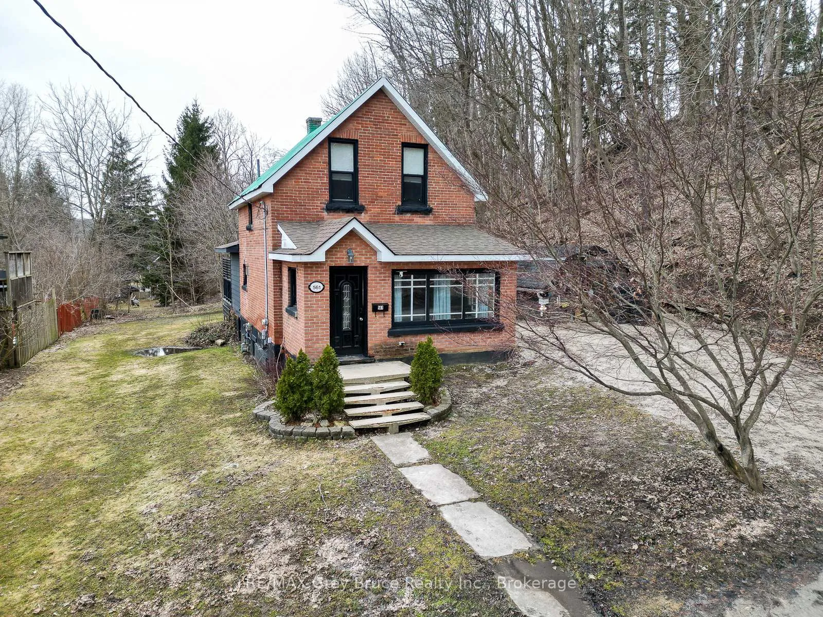 Front of 561 17th Street W