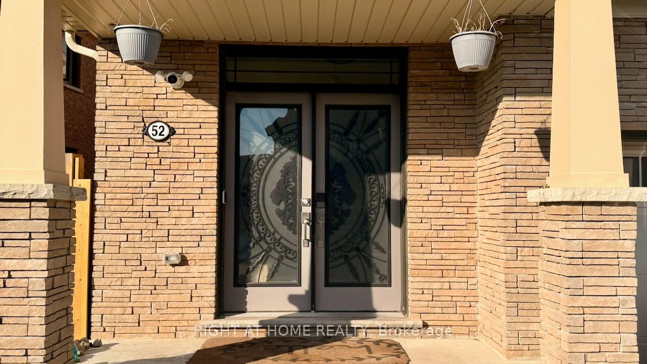Photo 3 of 52 Royal Coachman Way, Hamilton, Stoney Creek Mountain — HOMEH