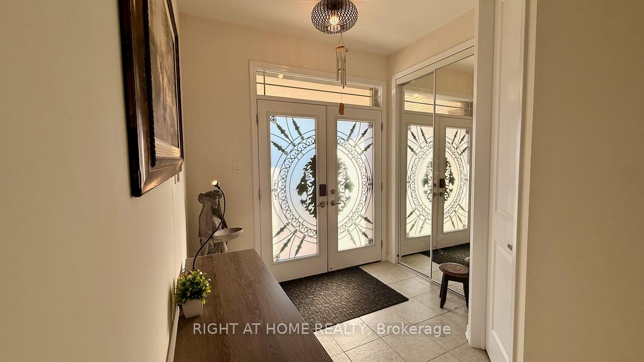Photo 5 of 52 Royal Coachman Way, Hamilton, Stoney Creek Mountain — HOMEH
