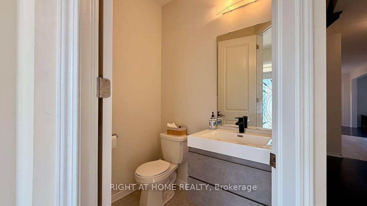 Photo 6 of 52 Royal Coachman Way, Hamilton, Stoney Creek Mountain — HOMEH