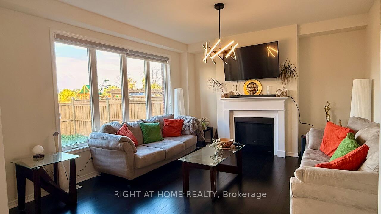 Photo 12 of 52 Royal Coachman Way, Hamilton, Stoney Creek Mountain — HOMEH