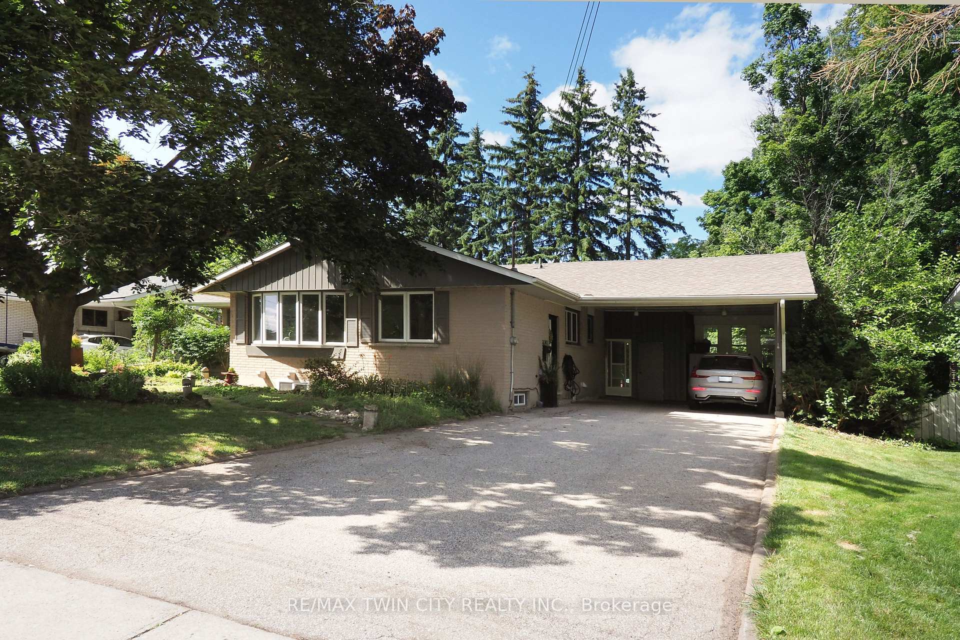 Photo 7 of 218 Greenbrook Drive, Kitchener — HOMEH