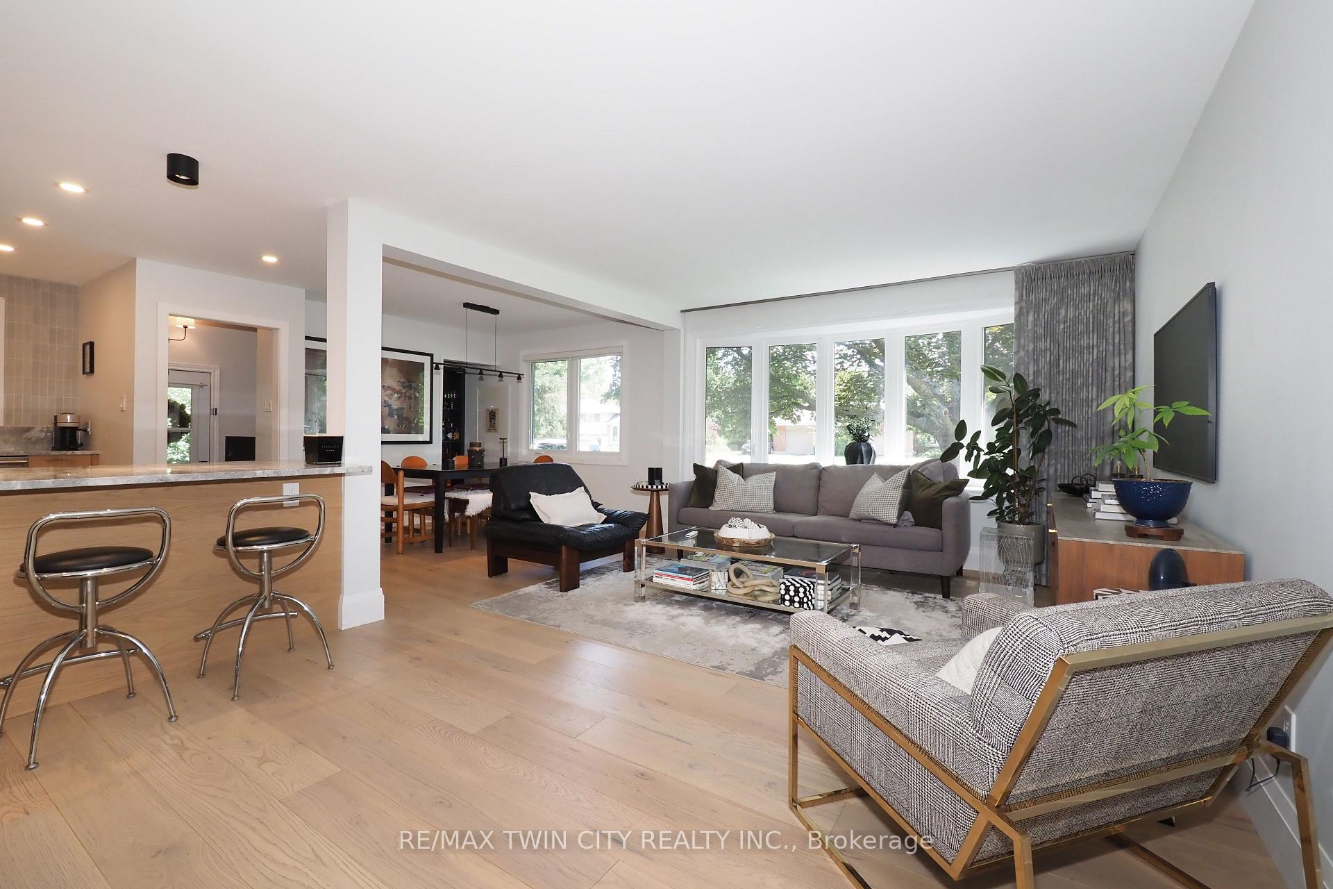 Photo 8 of 218 Greenbrook Drive, Kitchener — HOMEH