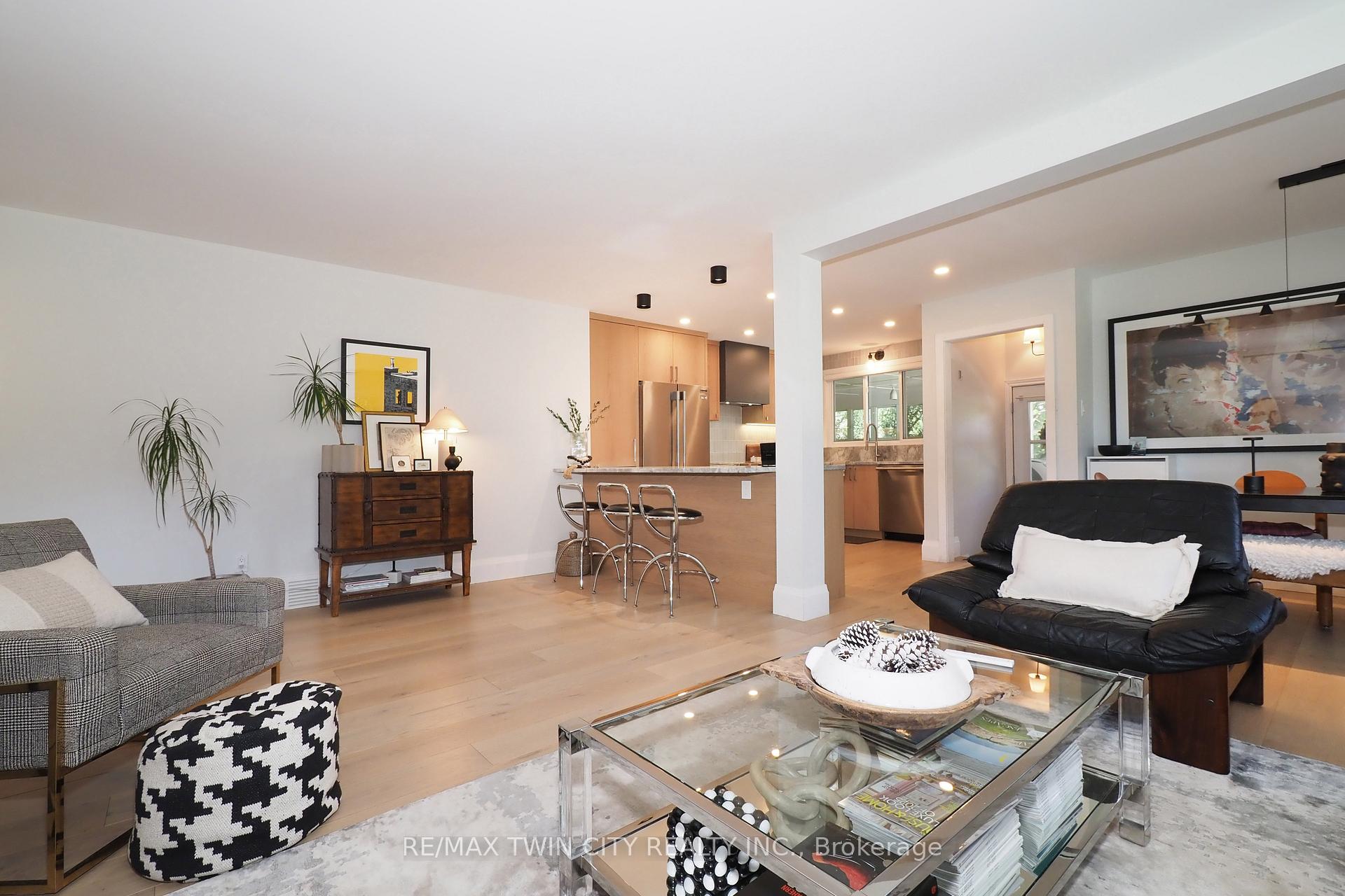 Photo 12 of 218 Greenbrook Drive, Kitchener — HOMEH
