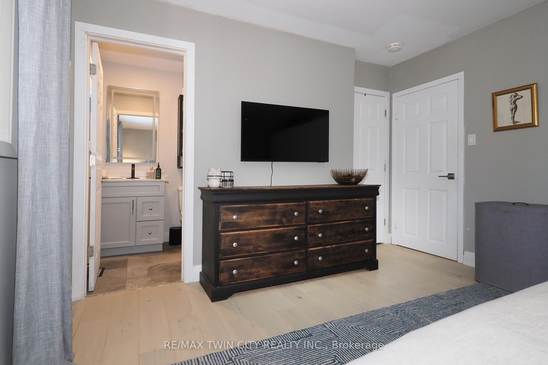 Photo 24 of 218 Greenbrook Drive, Kitchener — HOMEH