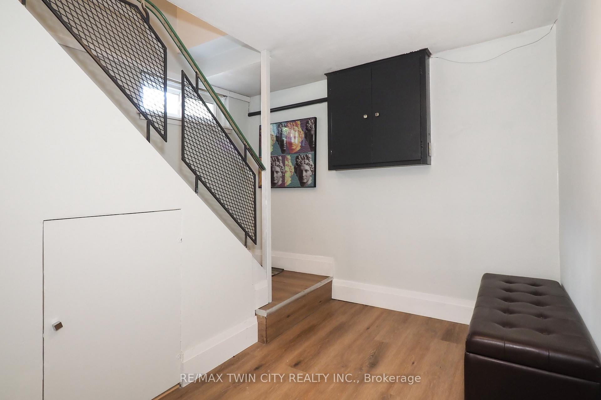 Photo 34 of 218 Greenbrook Drive, Kitchener — HOMEH