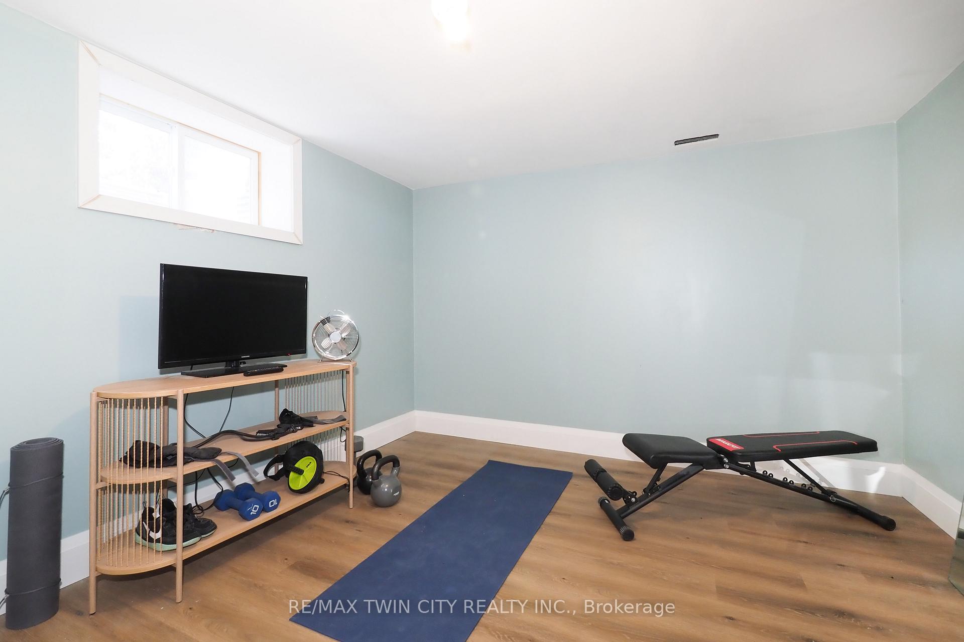 Photo 41 of 218 Greenbrook Drive, Kitchener — HOMEH
