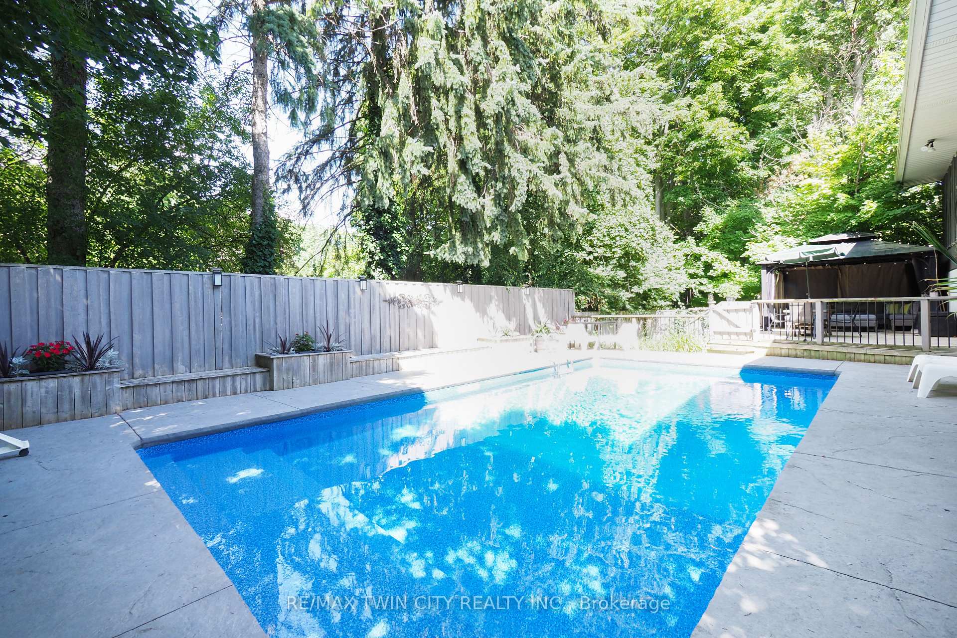 Photo 45 of 218 Greenbrook Drive, Kitchener — HOMEH