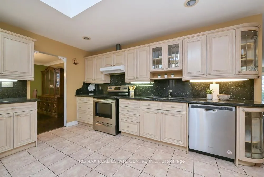 Photo 5 of 46 Grassington Crescent, Brampton, Northgate — HOMEH