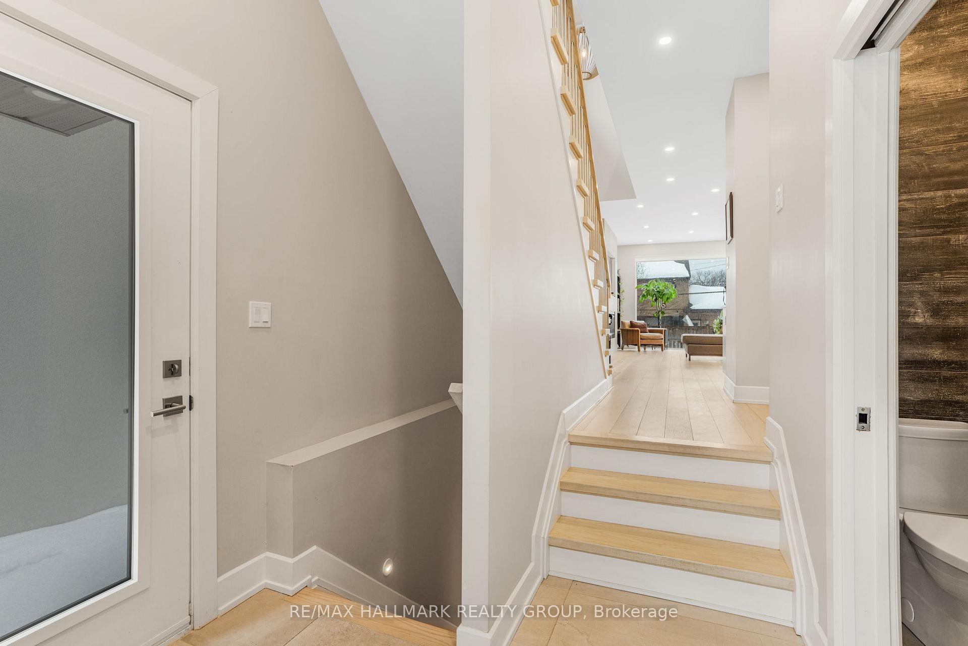 Photo 5 of 1341 Morley Boulevard, Ottawa, Courtland Park — HOMEH