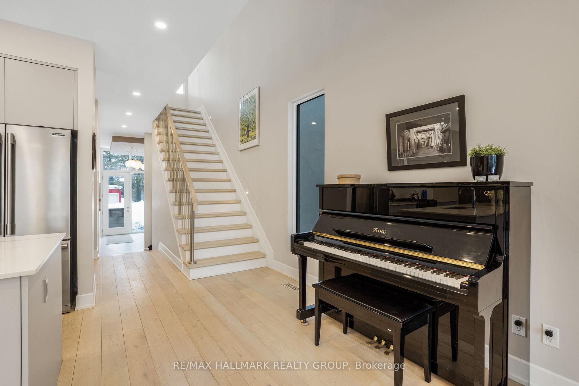 Photo 8 of 1341 Morley Boulevard, Ottawa, Courtland Park — HOMEH