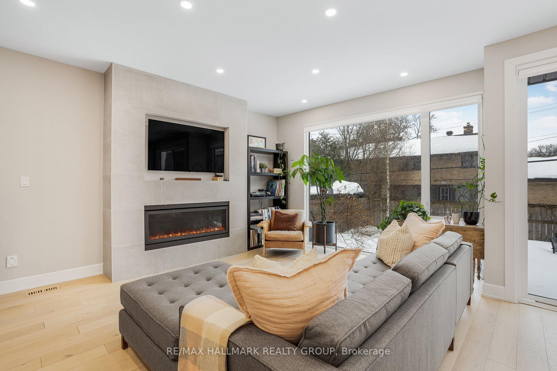 Photo 16 of 1341 Morley Boulevard, Ottawa, Courtland Park — HOMEH