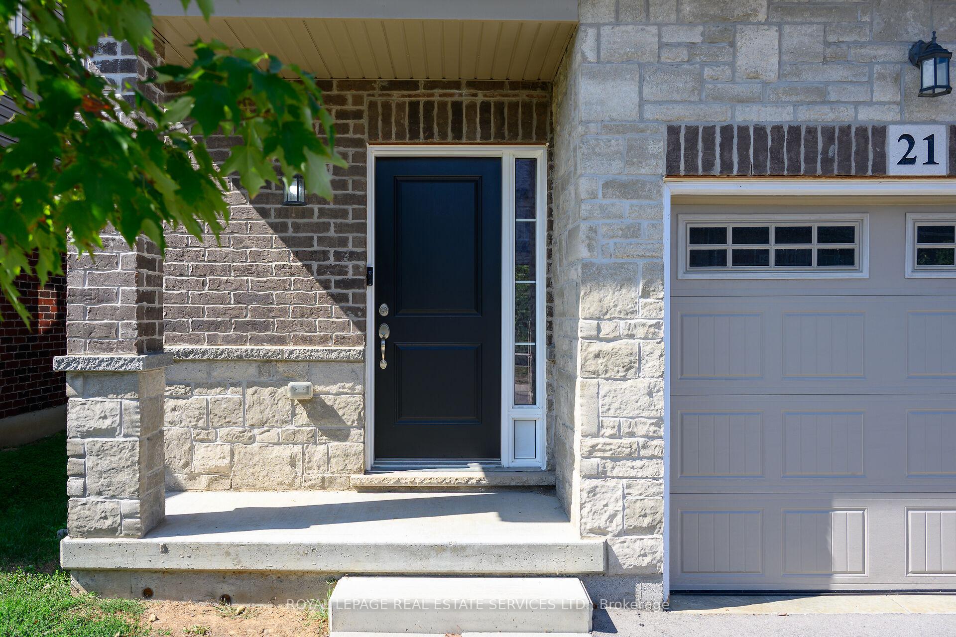 Photo 2 of 21 Garlent Avenue, Hamilton, Ancaster — HOMEH