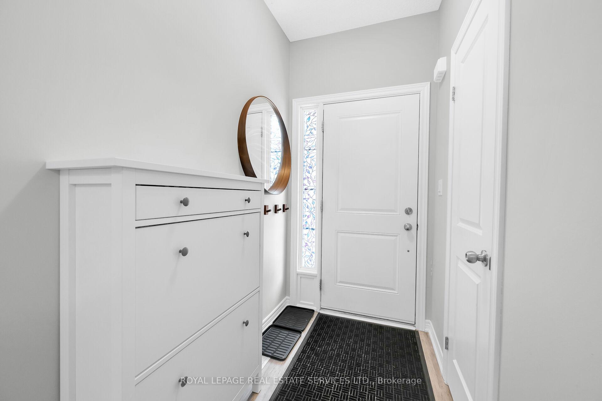 Photo 3 of 21 Garlent Avenue, Hamilton, Ancaster — HOMEH