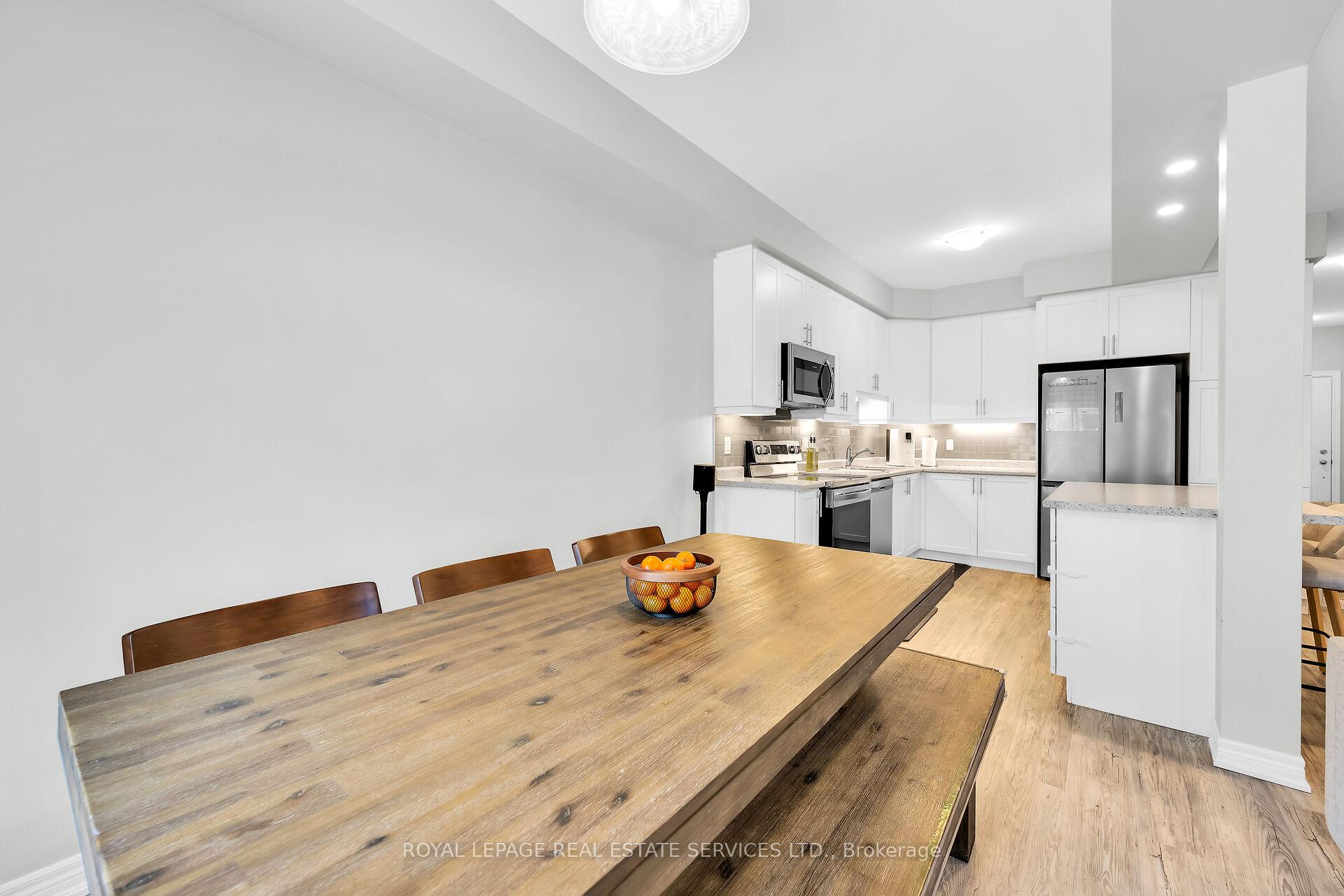 Photo 8 of 21 Garlent Avenue, Hamilton, Ancaster — HOMEH
