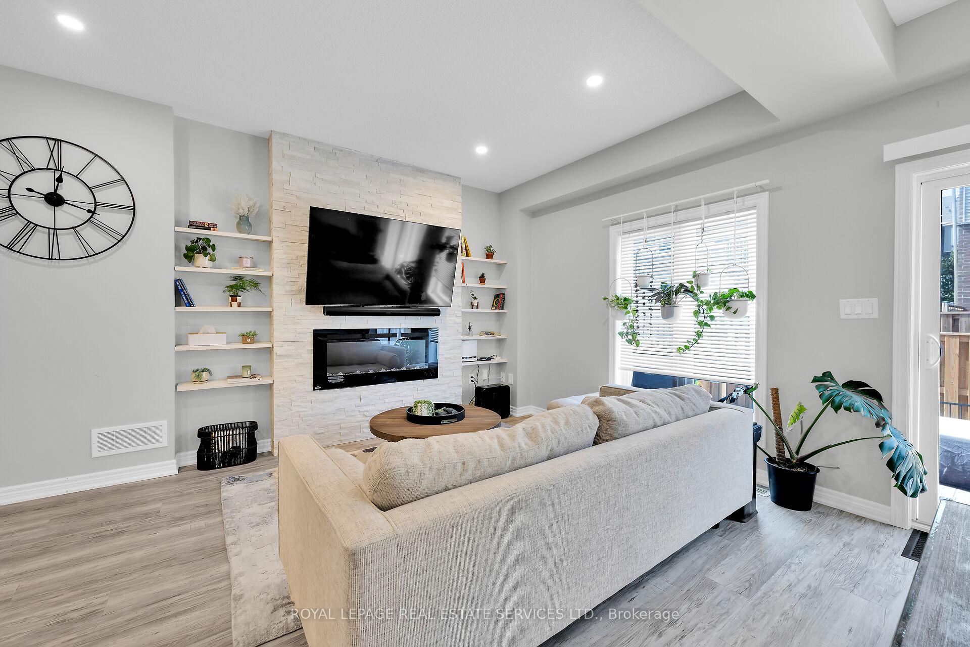 Photo 10 of 21 Garlent Avenue, Hamilton, Ancaster — HOMEH