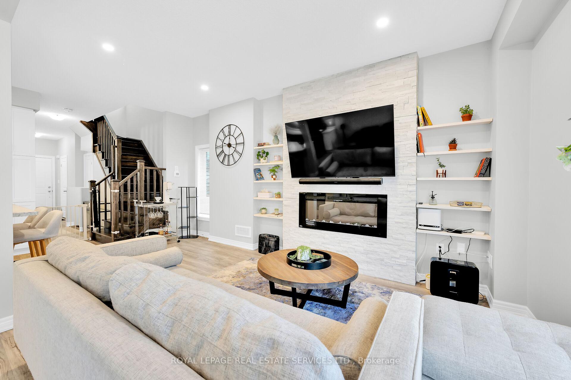 Photo 11 of 21 Garlent Avenue, Hamilton, Ancaster — HOMEH