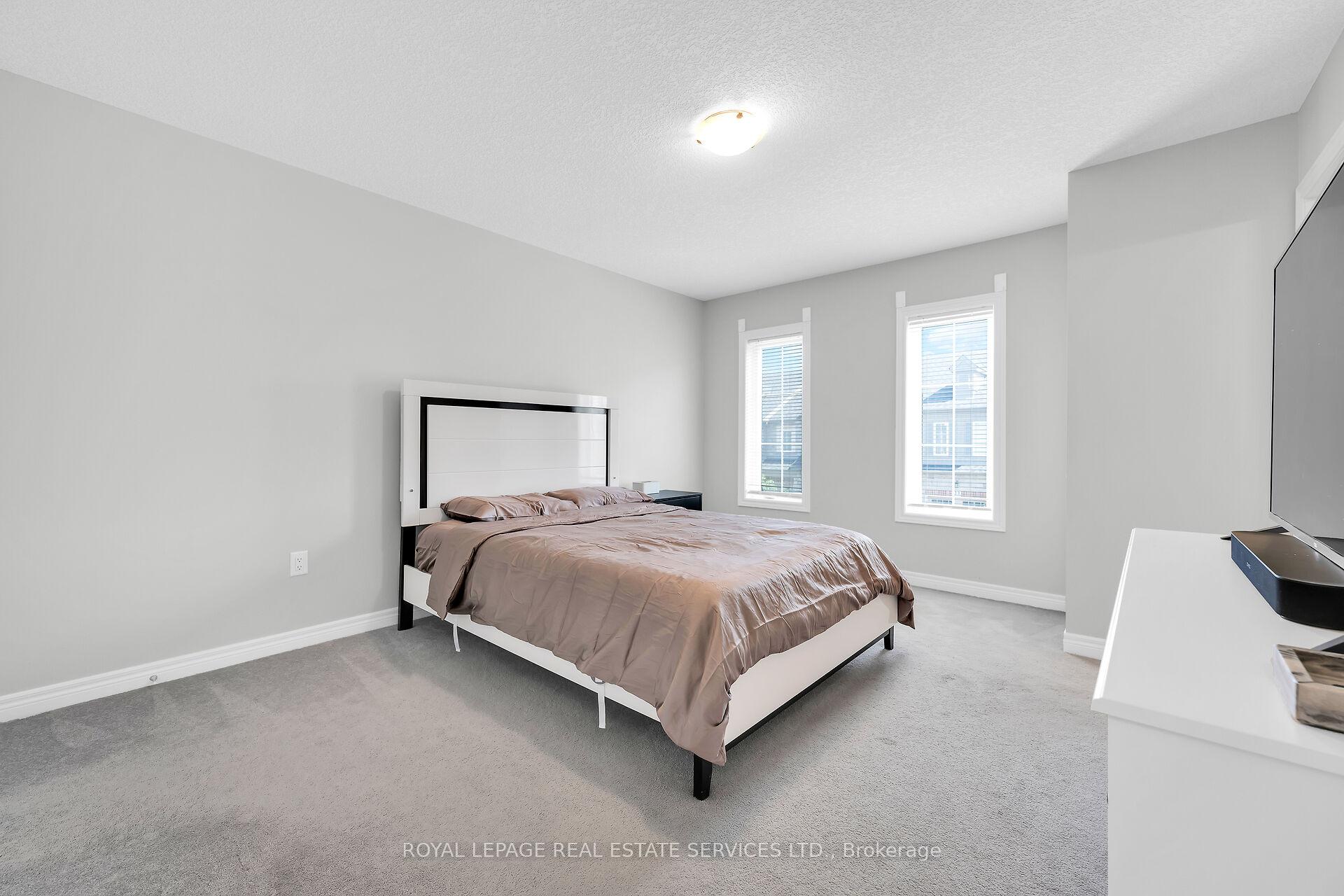 Photo 12 of 21 Garlent Avenue, Hamilton, Ancaster — HOMEH