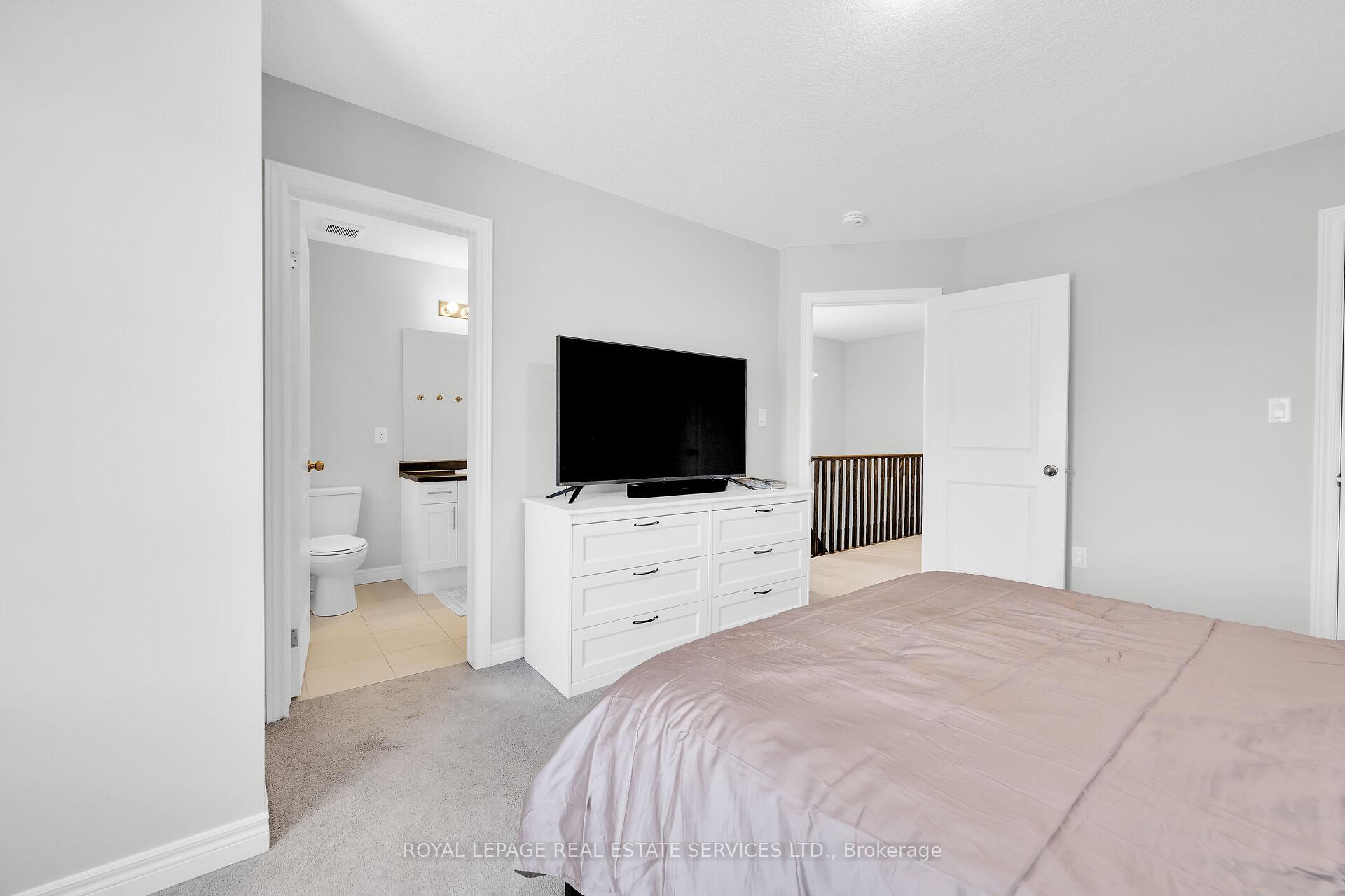 Photo 13 of 21 Garlent Avenue, Hamilton, Ancaster — HOMEH