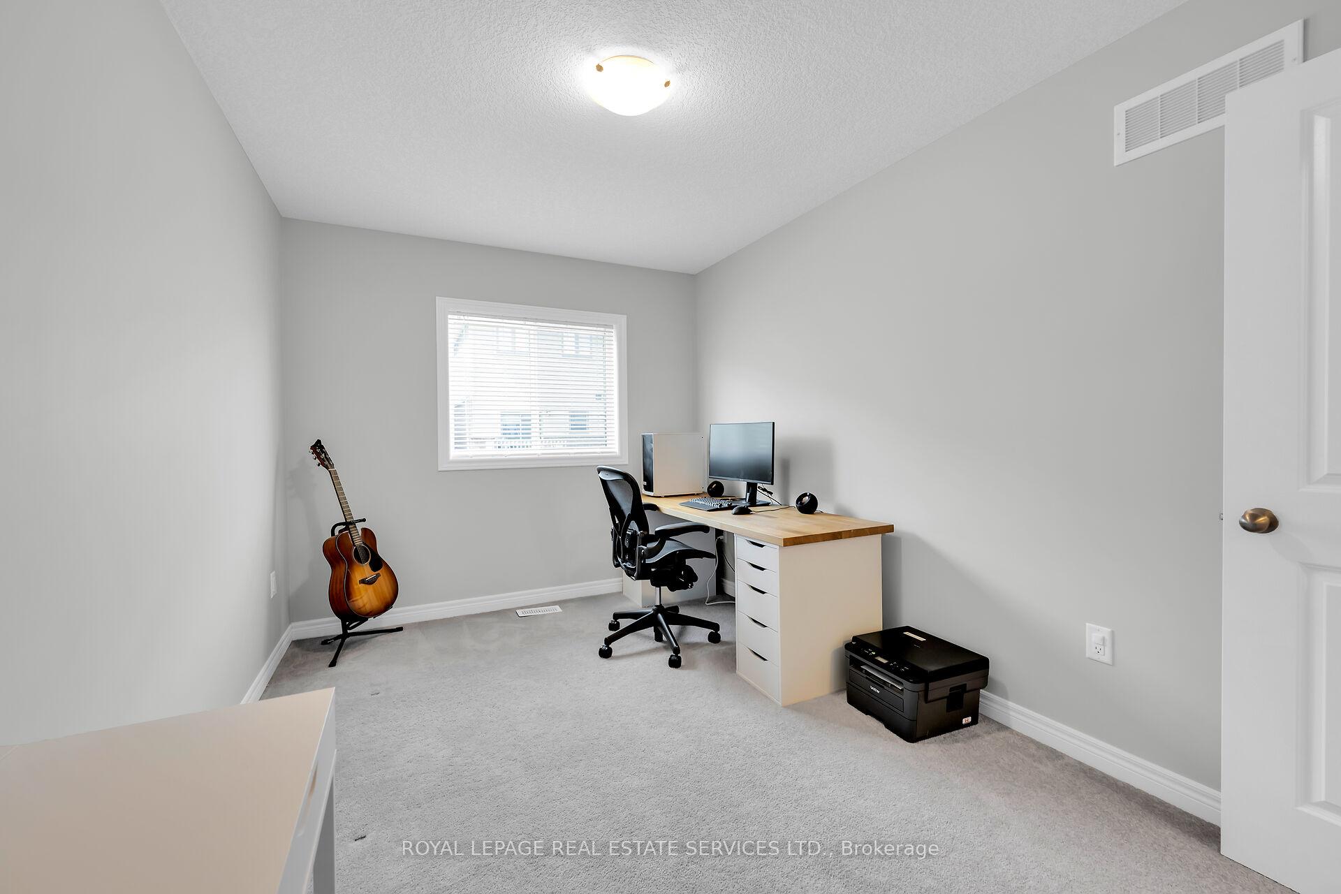 Photo 15 of 21 Garlent Avenue, Hamilton, Ancaster — HOMEH