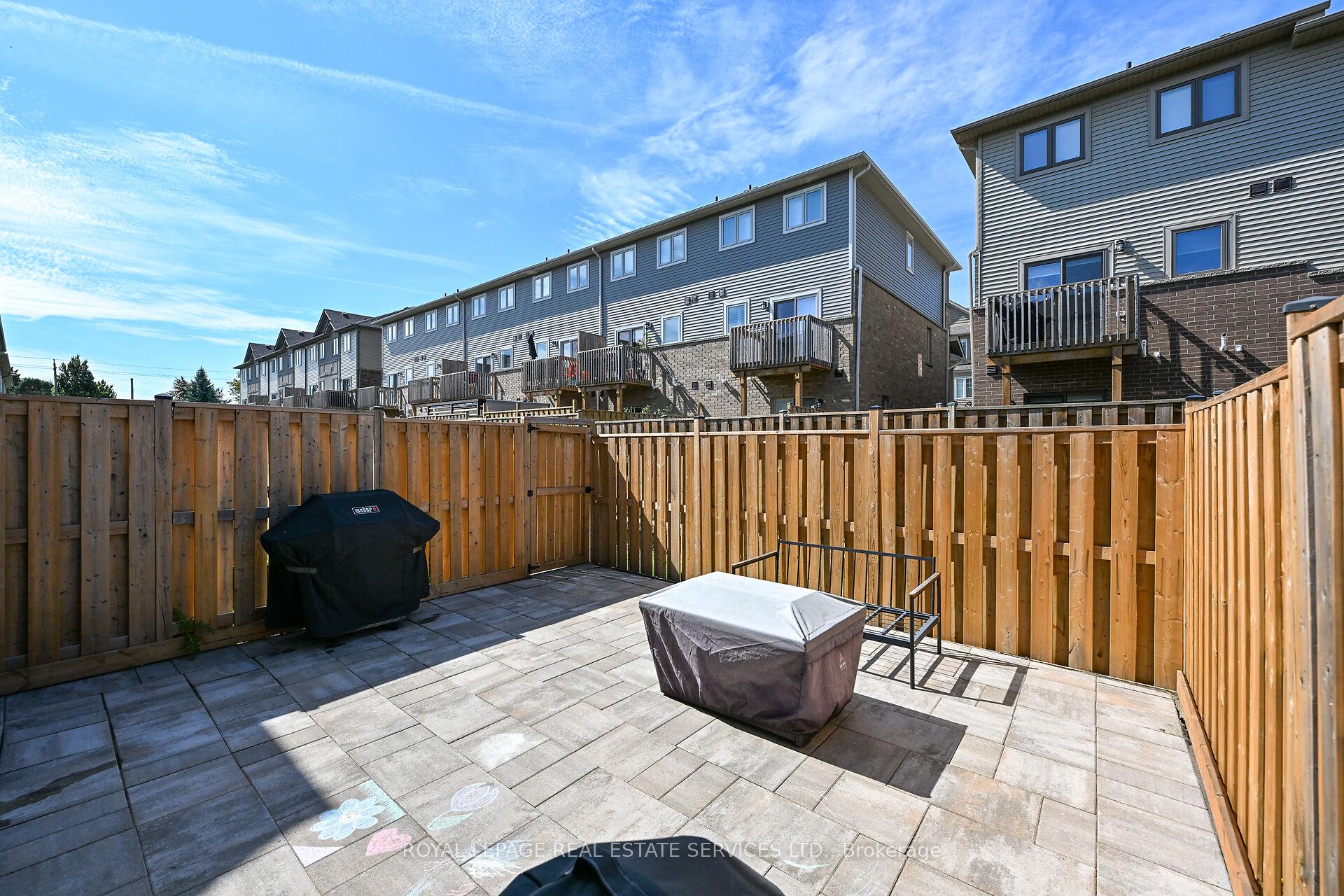 Photo 20 of 21 Garlent Avenue, Hamilton, Ancaster — HOMEH