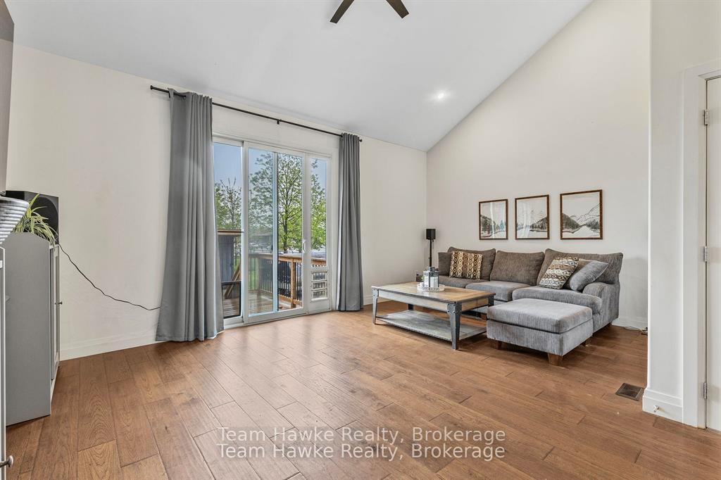 Photo 13 of 969 William Street, Midland — HOMEH