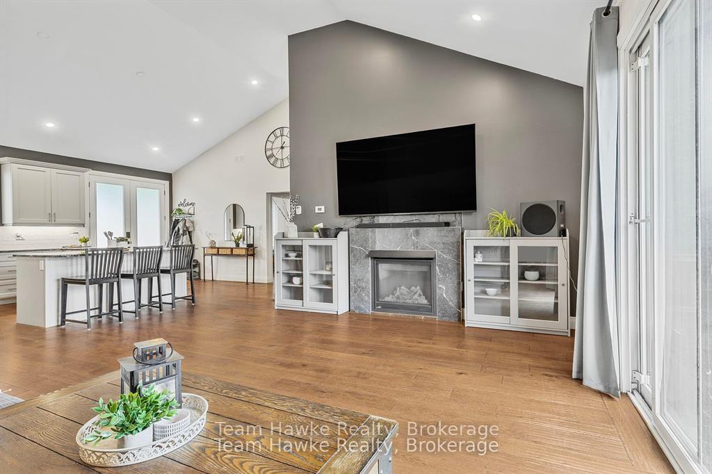 Photo 14 of 969 William Street, Midland — HOMEH