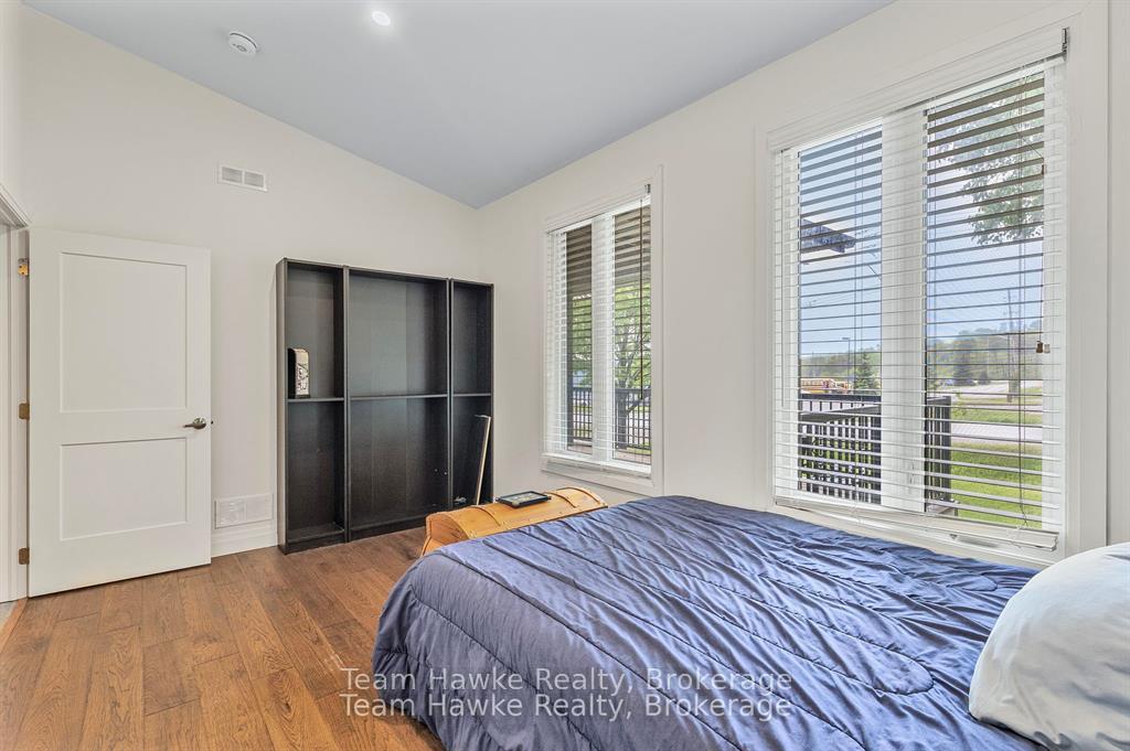 Photo 17 of 969 William Street, Midland — HOMEH