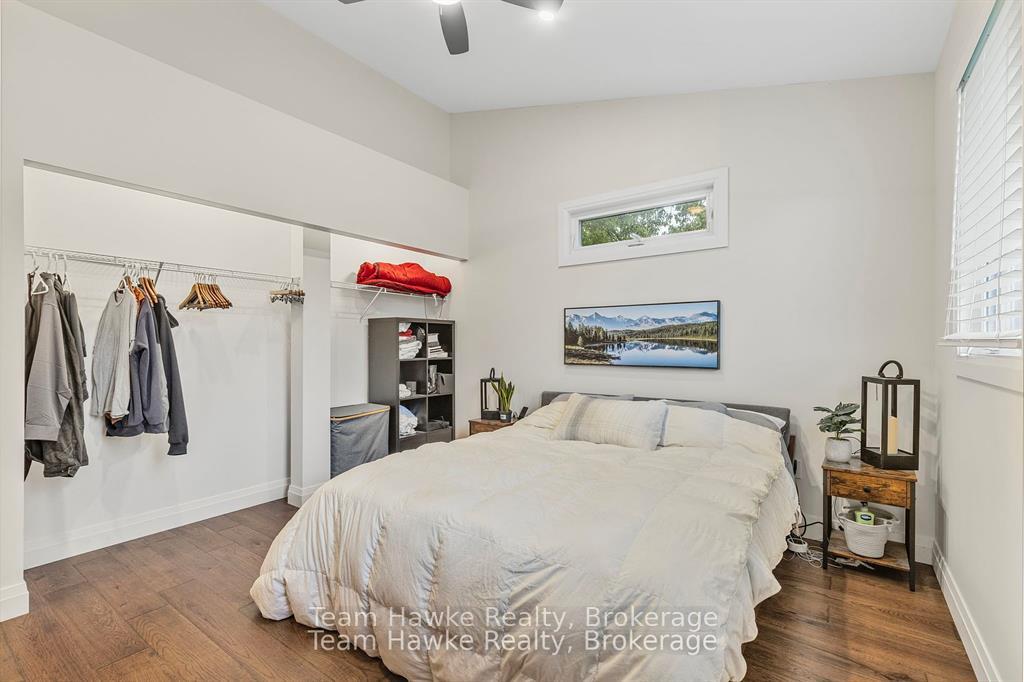 Photo 20 of 969 William Street, Midland — HOMEH