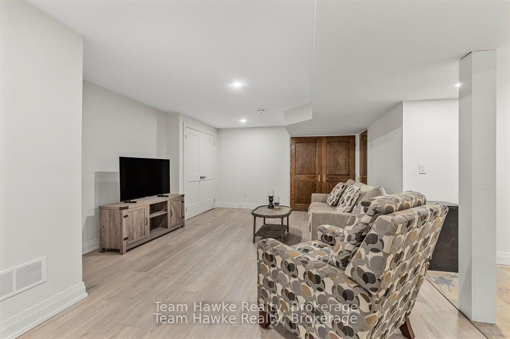 Photo 29 of 969 William Street, Midland — HOMEH