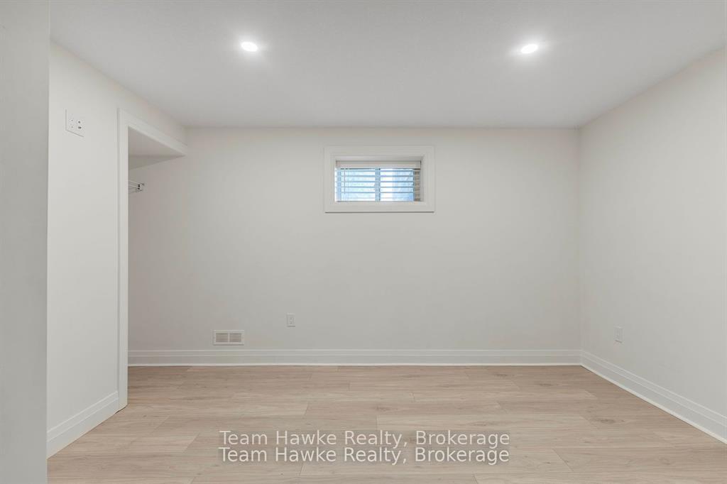 Photo 32 of 969 William Street, Midland — HOMEH