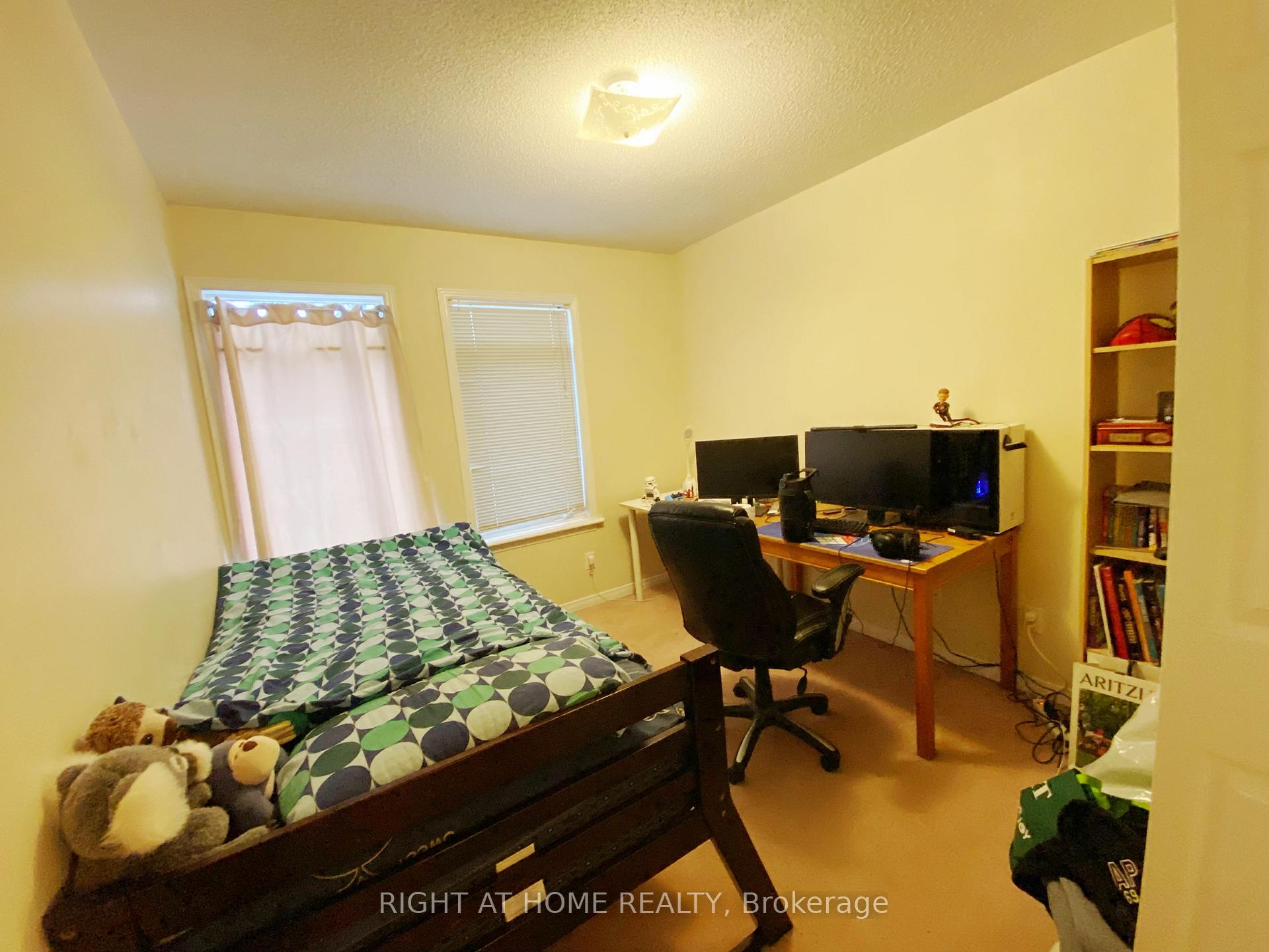 Photo 7 of 10 Kettleby Street, Ottawa, Kanata - Beaverbrook — HOMEH