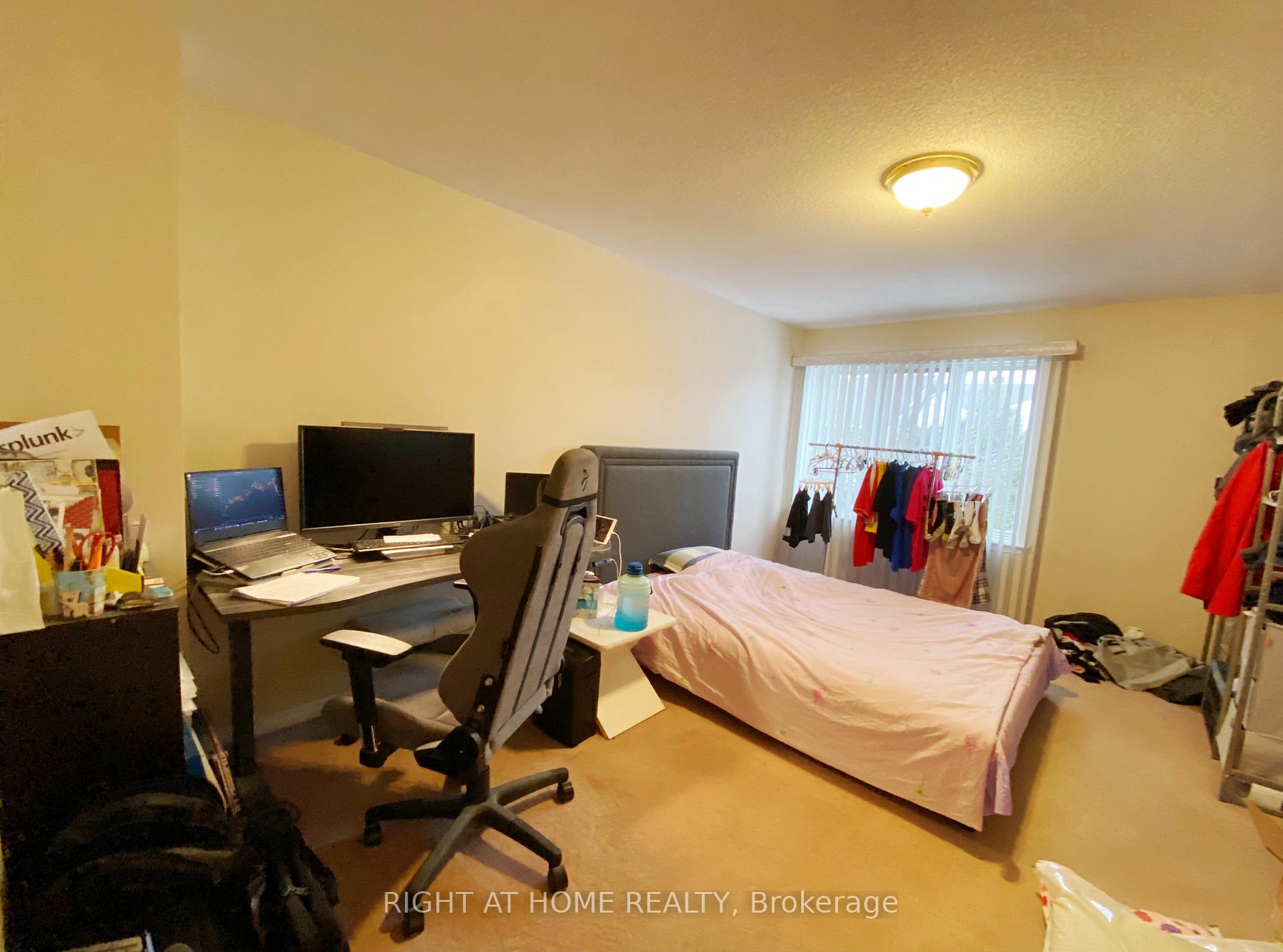 Photo 8 of 10 Kettleby Street, Ottawa, Kanata - Beaverbrook — HOMEH