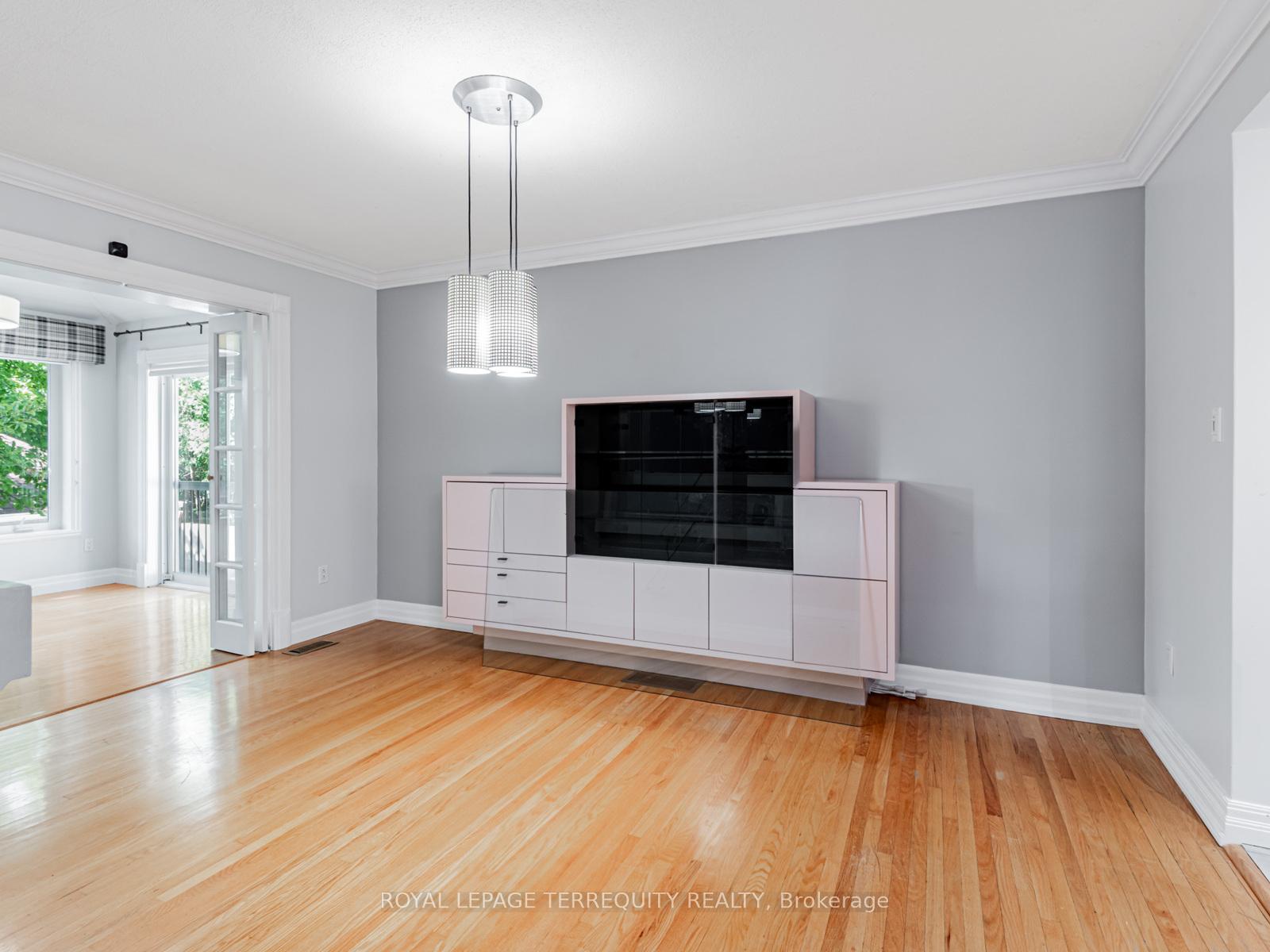 Photo 7 of 8 Lincoln Green Drive, Markham, Bullock — HOMEH