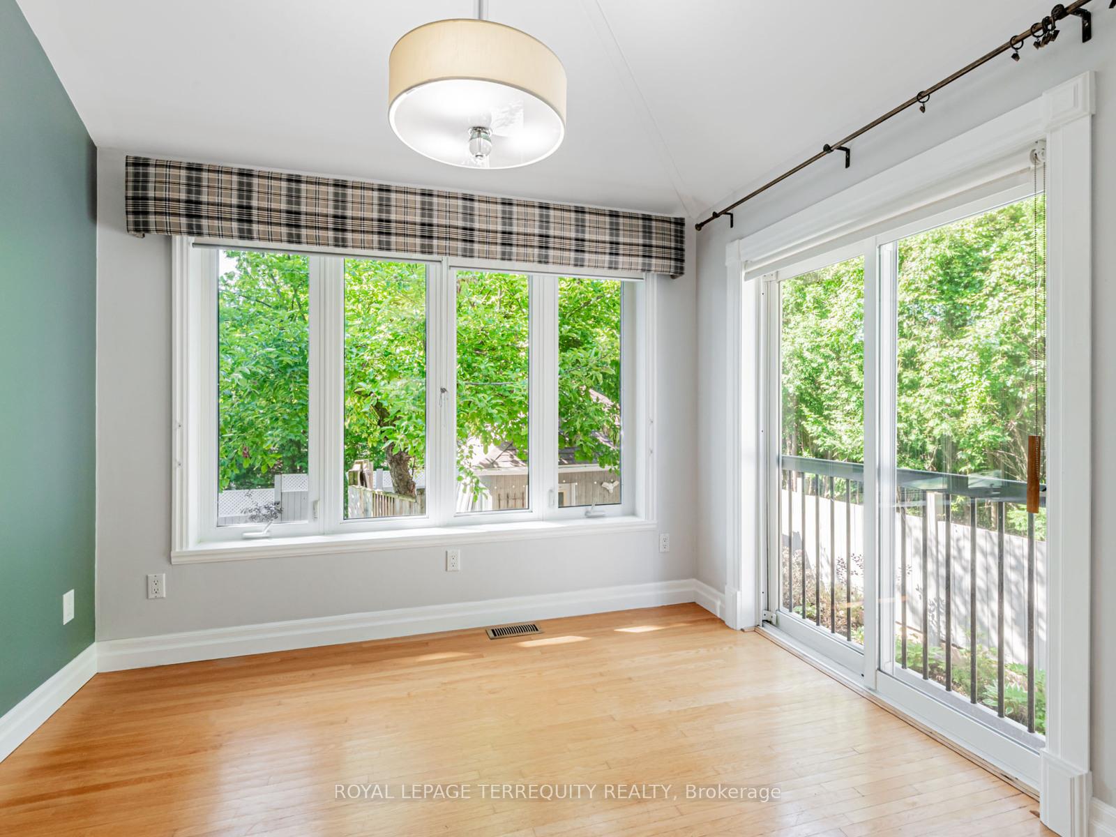 Photo 9 of 8 Lincoln Green Drive, Markham, Bullock — HOMEH