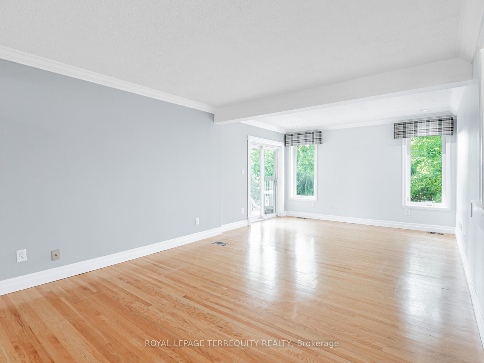 Photo 15 of 8 Lincoln Green Drive, Markham, Bullock — HOMEH