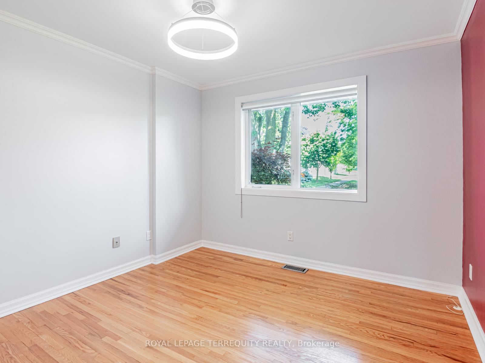 Photo 17 of 8 Lincoln Green Drive, Markham, Bullock — HOMEH