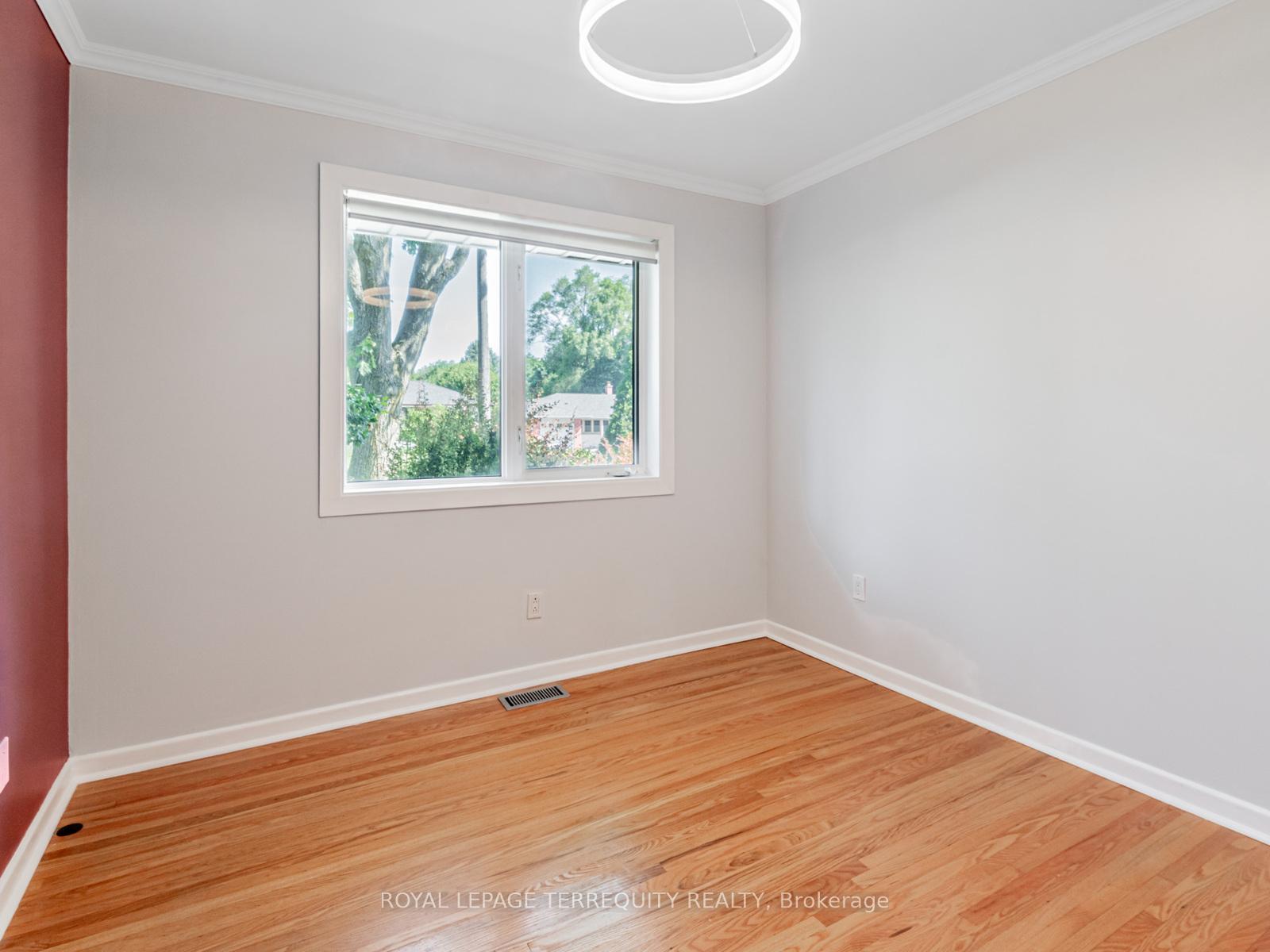 Photo 18 of 8 Lincoln Green Drive, Markham, Bullock — HOMEH