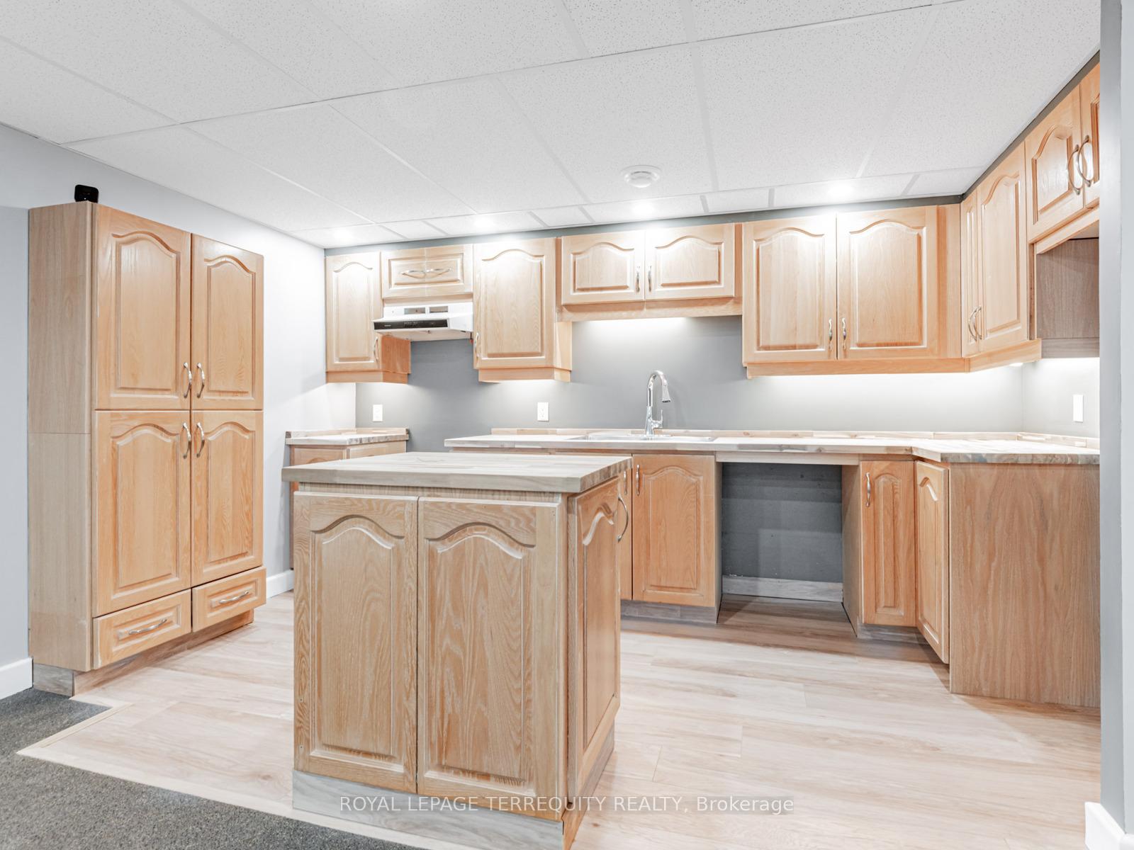 Photo 25 of 8 Lincoln Green Drive, Markham, Bullock — HOMEH