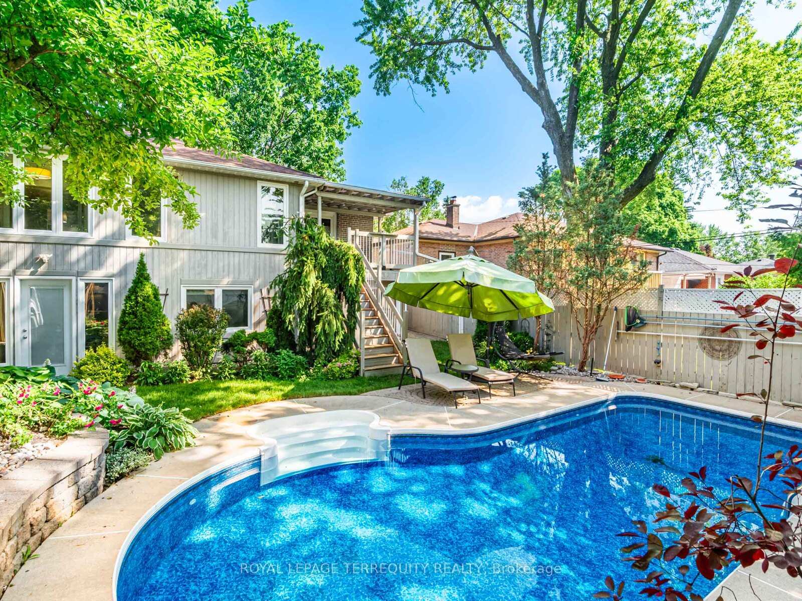 Photo 37 of 8 Lincoln Green Drive, Markham, Bullock — HOMEH