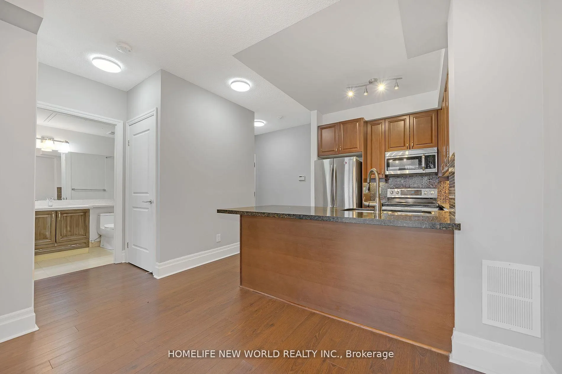 Photo 4 of Unit 201, 151 Upper Duke Crescent, Markham, Unionville — HOMEH