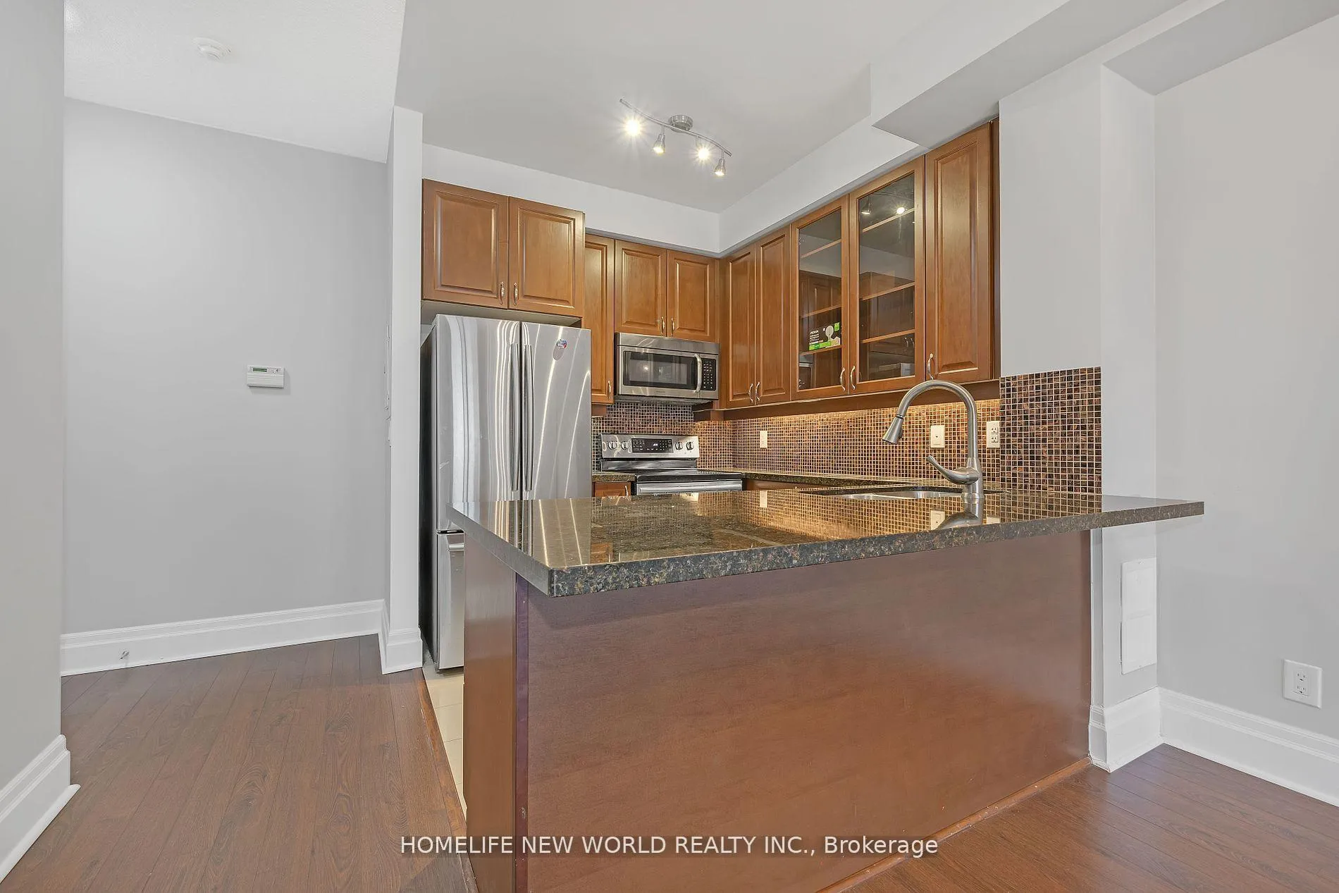 Photo 5 of Unit 201, 151 Upper Duke Crescent, Markham, Unionville — HOMEH