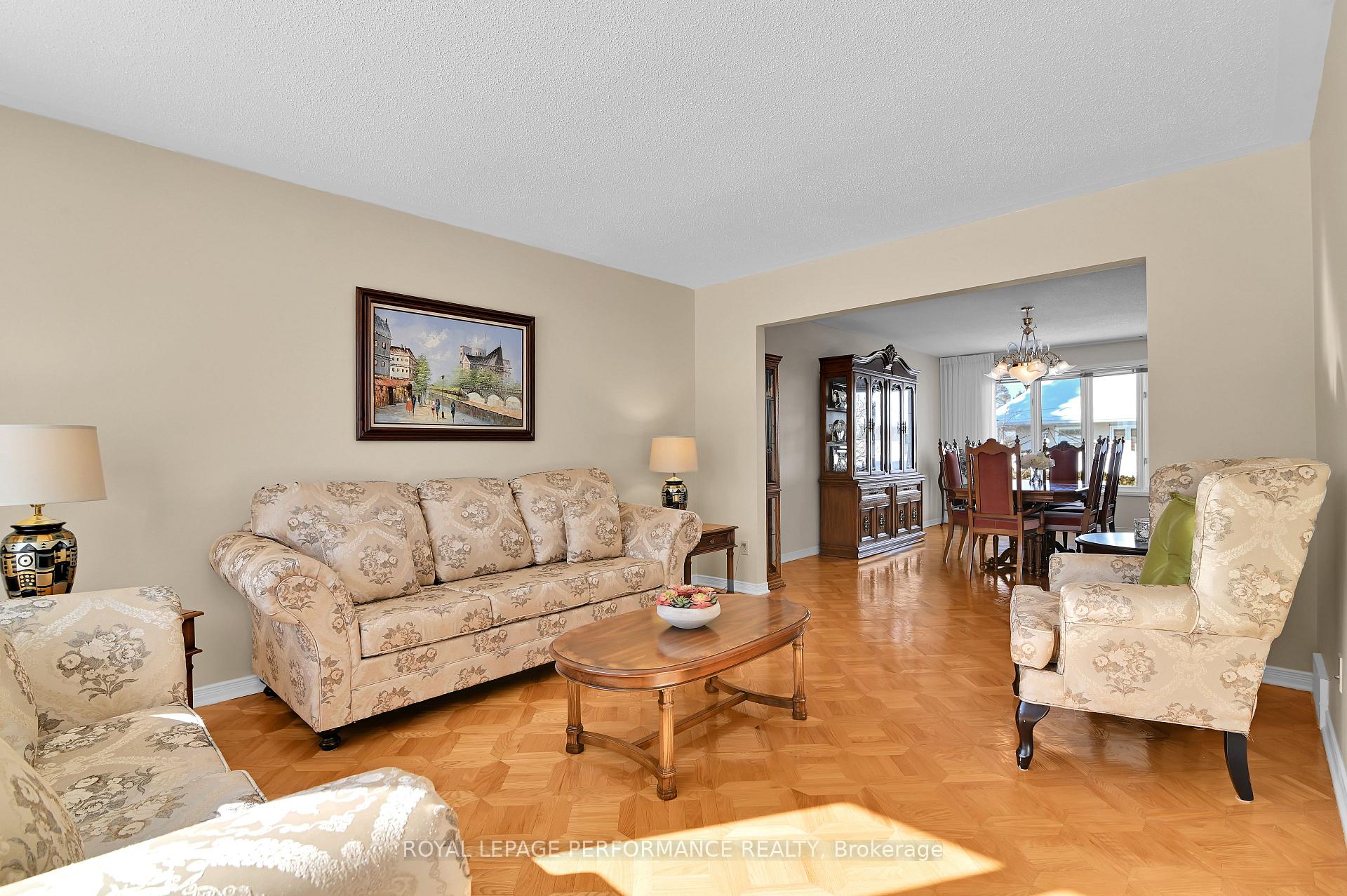 Photo 7 of 205 Hudson Avenue, Ottawa, Courtland Park — HOMEH