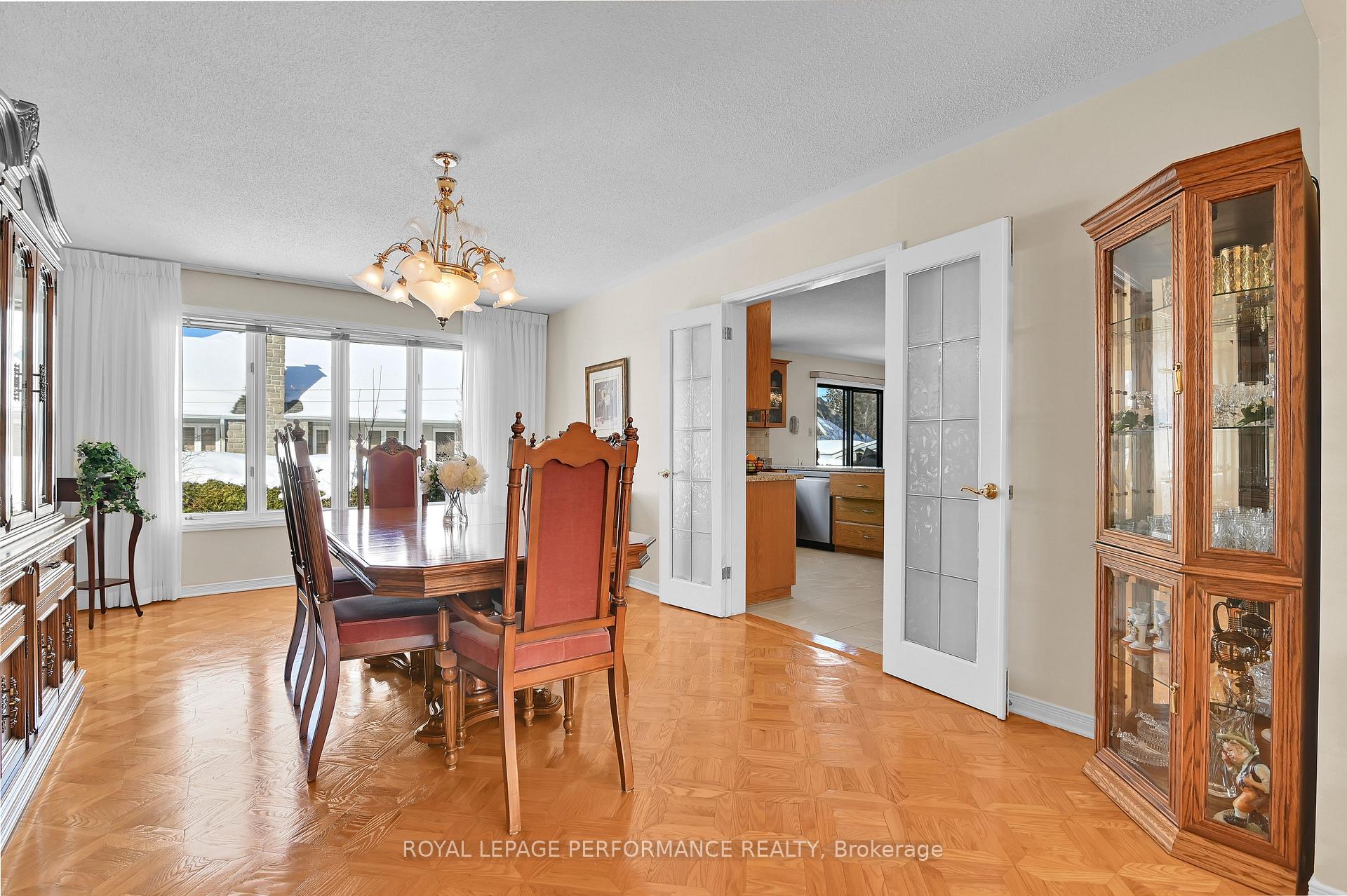Photo 9 of 205 Hudson Avenue, Ottawa, Courtland Park — HOMEH